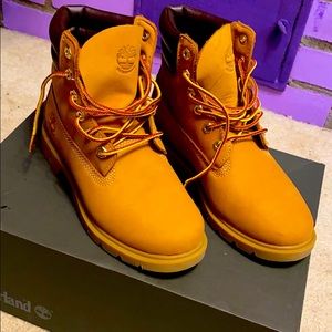 Timberlands women’s size 6 1/2